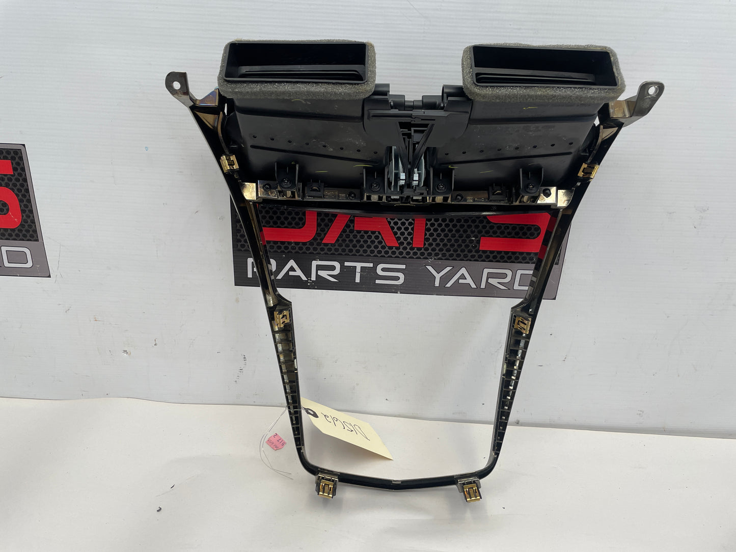 2018 Cadillac CTS-V Front Center Dash Air Vent Trim Screen Bezel OEM - Day's Parts Yard