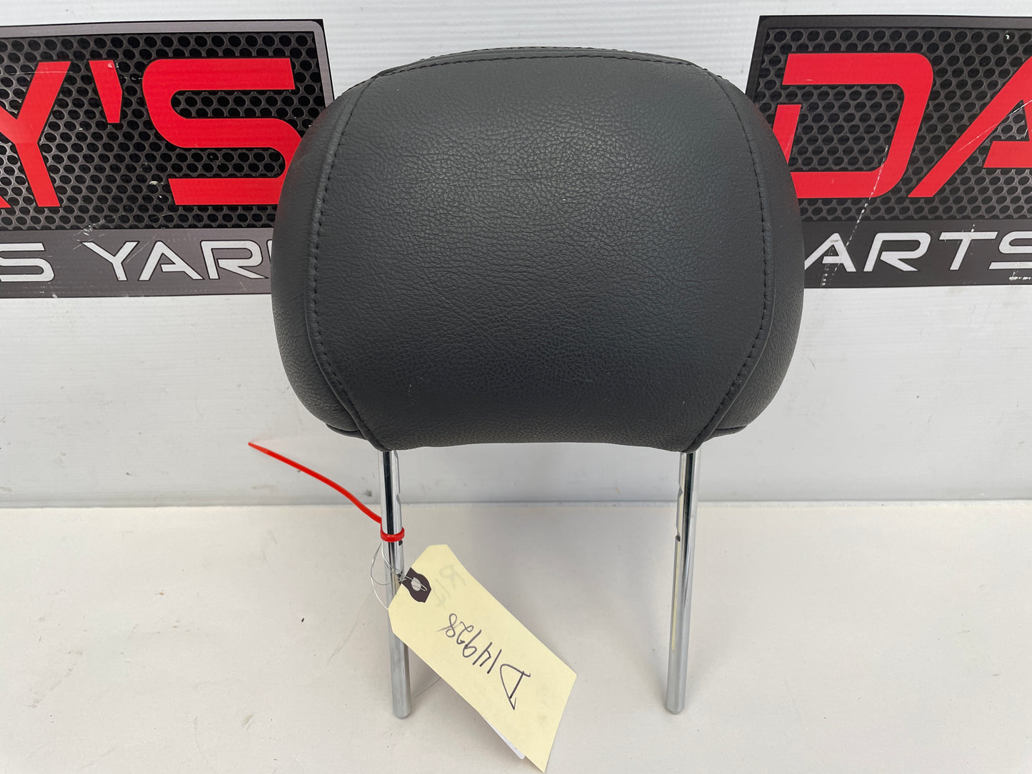 2006 Pontiac GTO Front RH Passenger Seat Head Rest Headrest OEM - Day's Parts Yard
