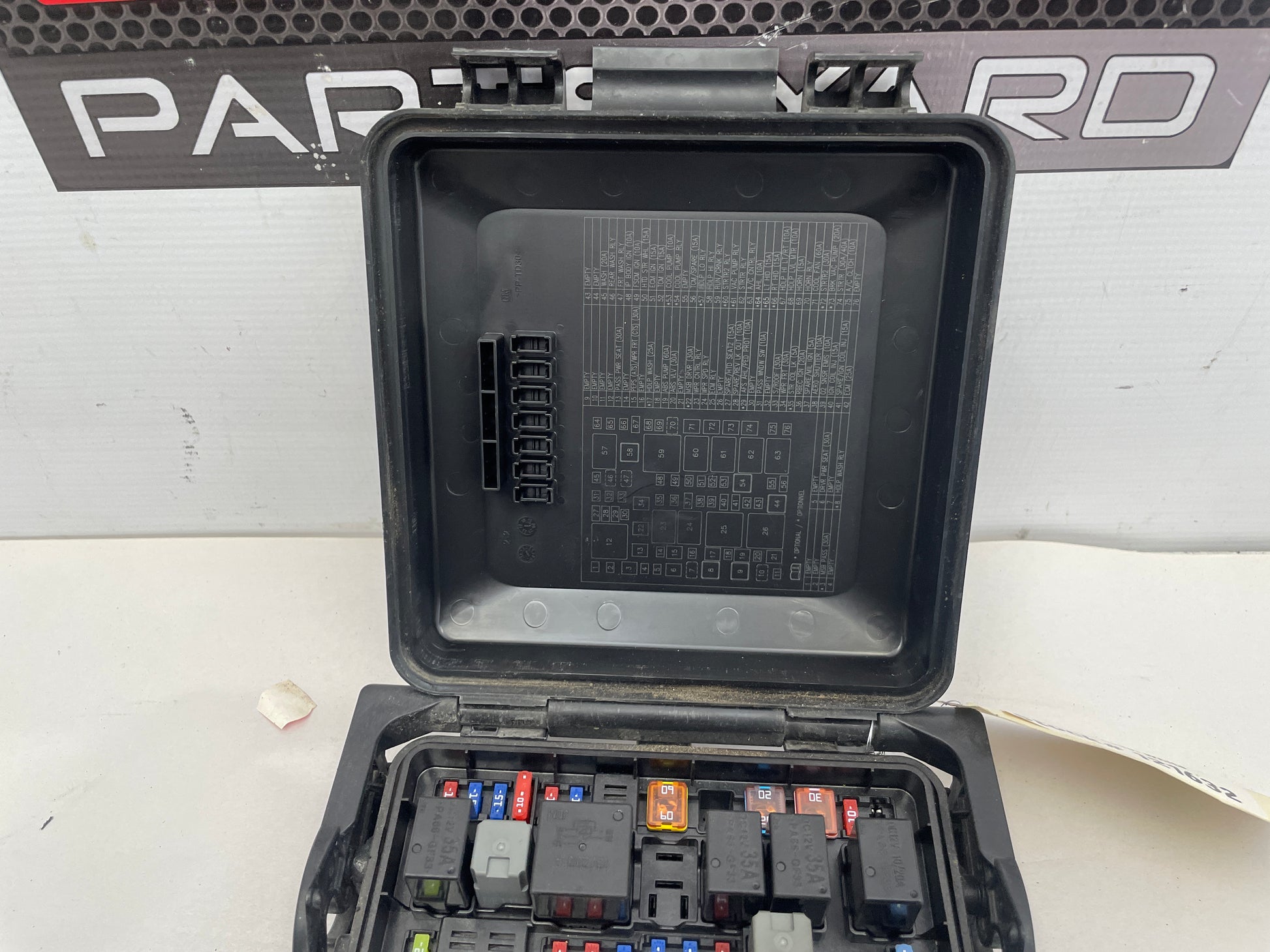 2018 Cadillac CTS-V Fuse Box OEM - Day's Parts Yard