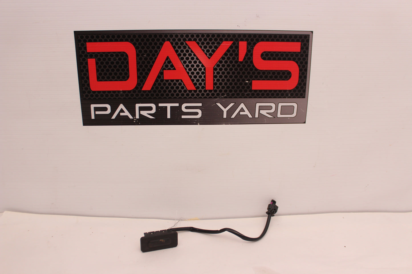 2017 Chevy Camaro SS 1LE Trunk Lid Release Button OEM - Day's Parts Yard