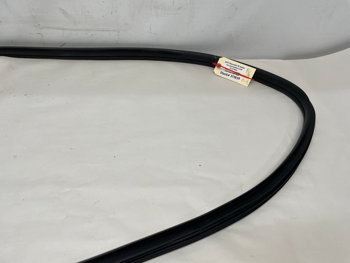 2017 Chevy SS Sedan RH Passenger Front Door Rubber Weather Strip OEM - Day's Parts Yard