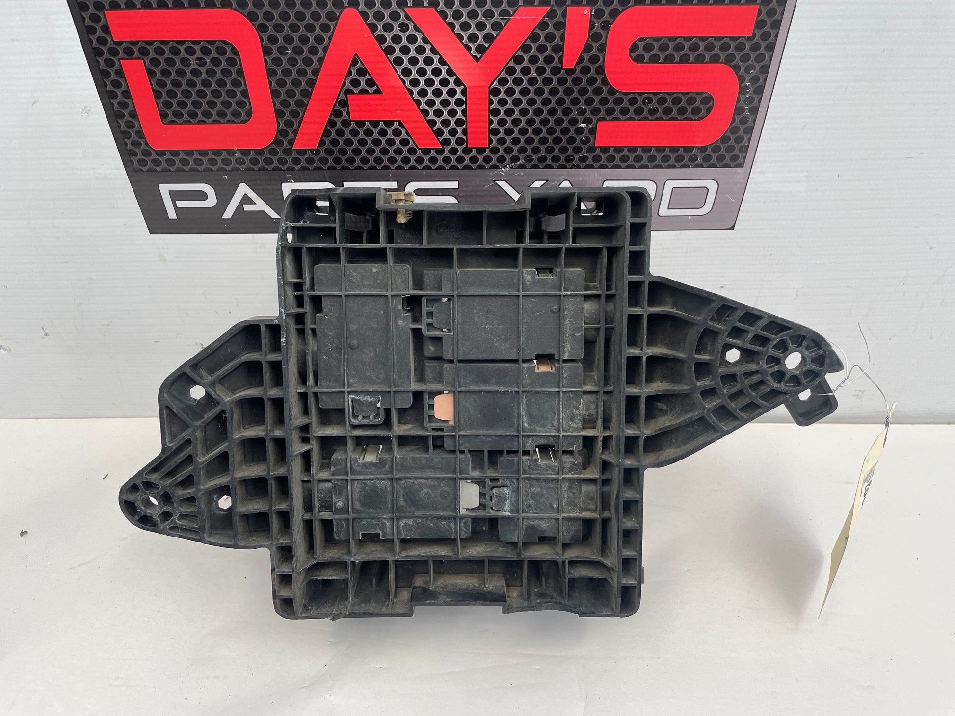 2018 Cadillac CTS-V Fuse Retainer Block OEM - Day's Parts Yard