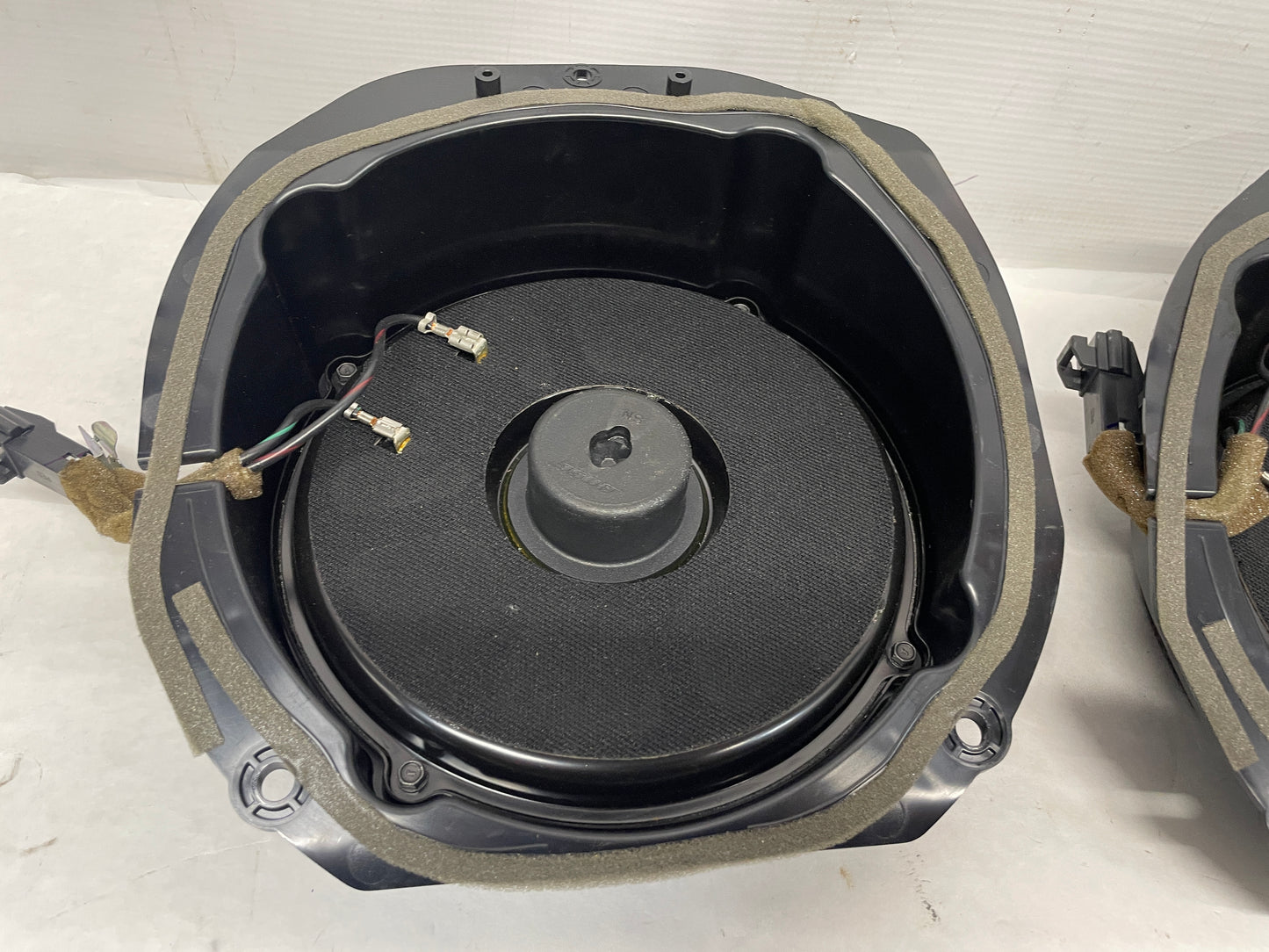 2014 Chevy SS Sedan Bose Package Tray Parcel Shelf Rear Deck Speakers OEM