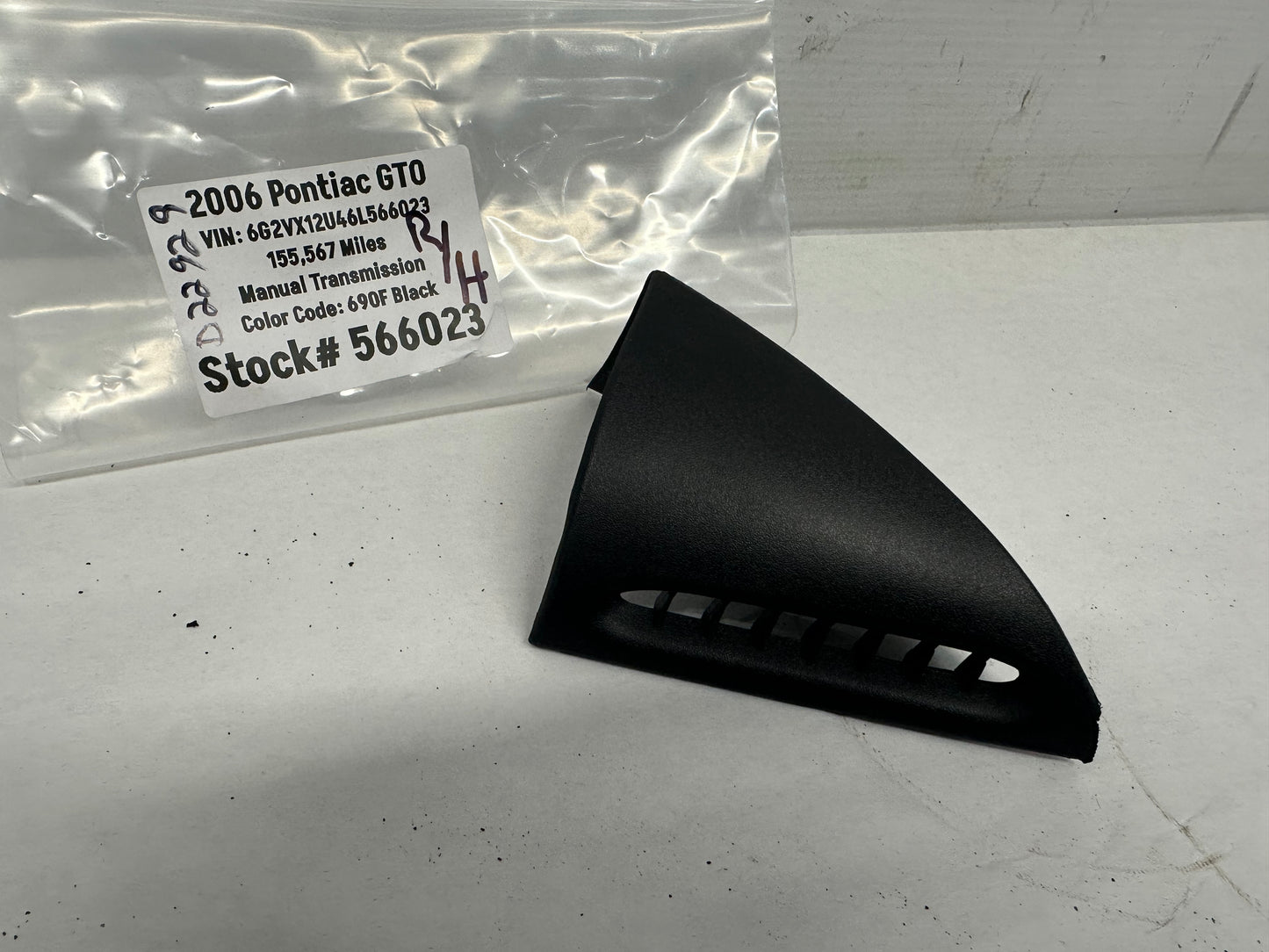 2006 Pontiac GTO RH Passenger Defrost Trim Door Vent Triangle OEM - Day's Parts Yard