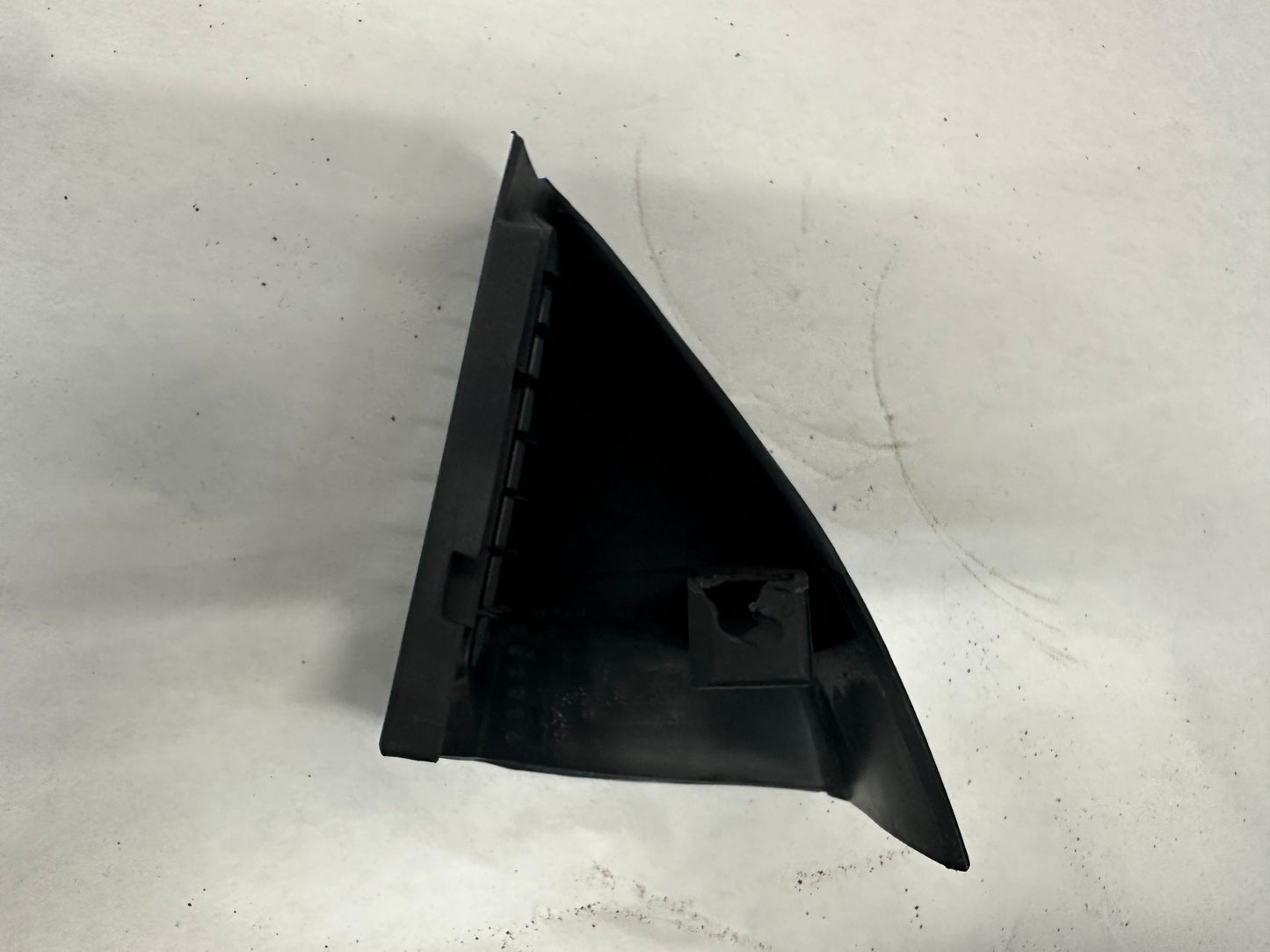2006 Pontiac GTO RH Passenger Defrost Trim Door Vent Triangle OEM - Day's Parts Yard