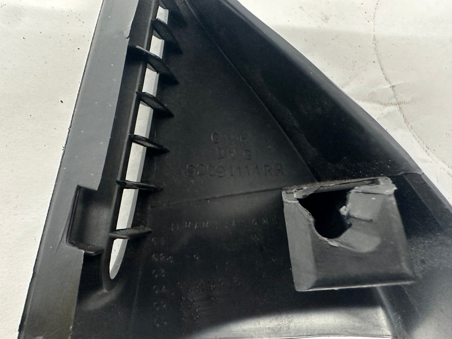 2006 Pontiac GTO RH Passenger Defrost Trim Door Vent Triangle OEM - Day's Parts Yard