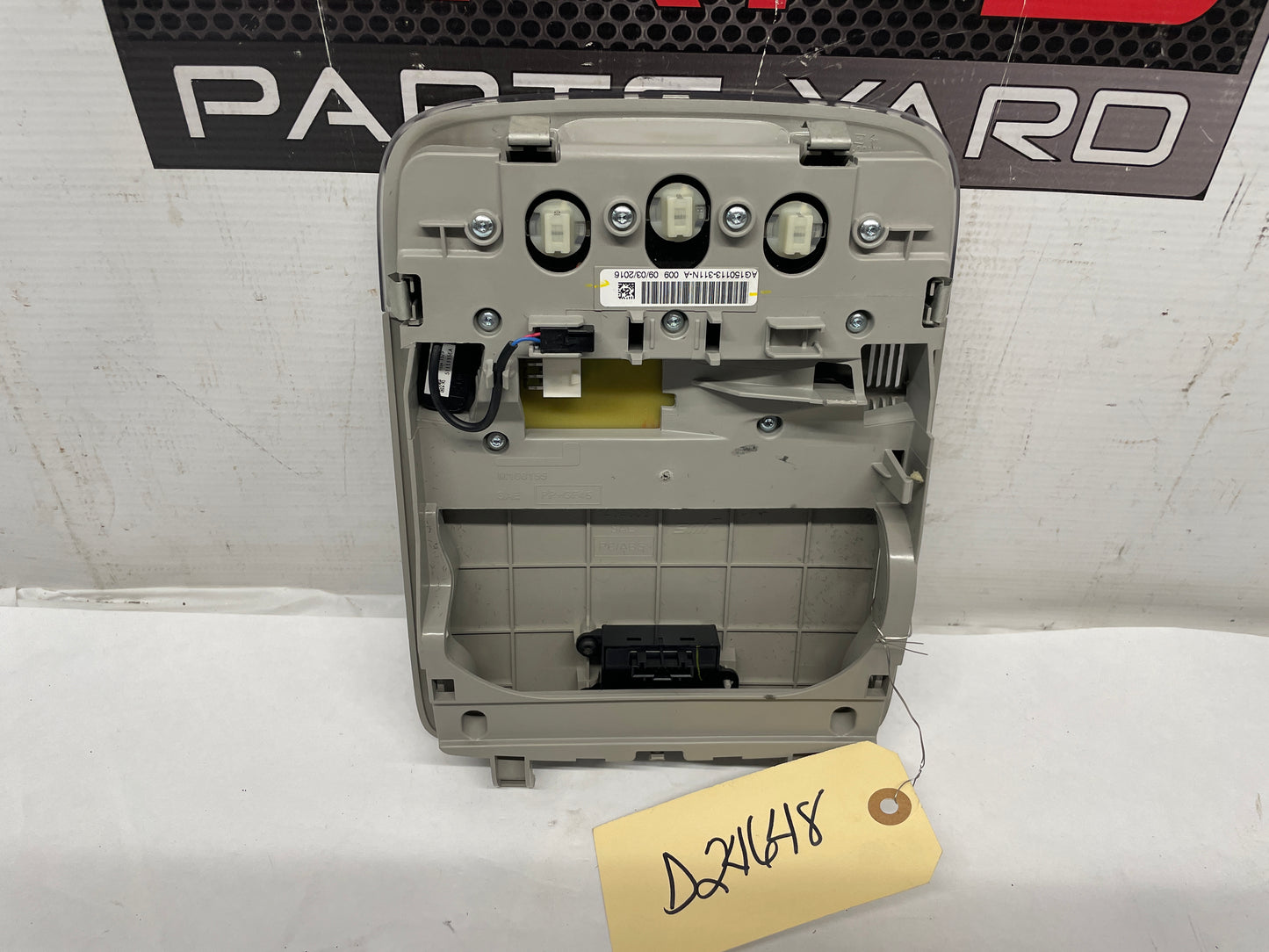 2016 Chevy SS Sedan Overhead Console Dome Light Controls OEM - Day's Parts Yard