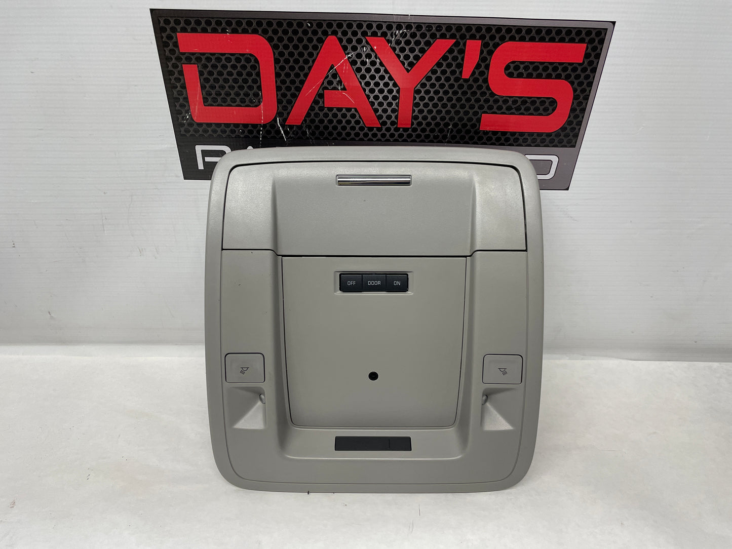 2015 Chevy Silverado K1500 Over Head Console Dome Light OEM - Day's Parts Yard