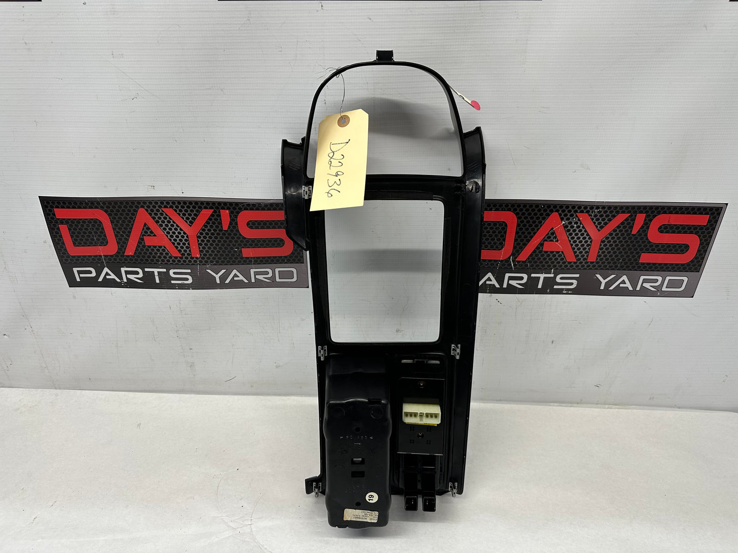 2006 Pontiac GTO Center Console Shifter Bezel Trim Window Switches OEM - Day's Parts Yard