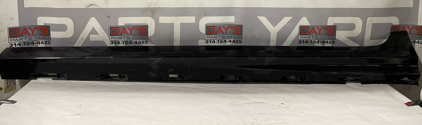 2008 Pontiac G8 GT LH Driver Rocker Molding Panel OEM - Day's Parts Yard