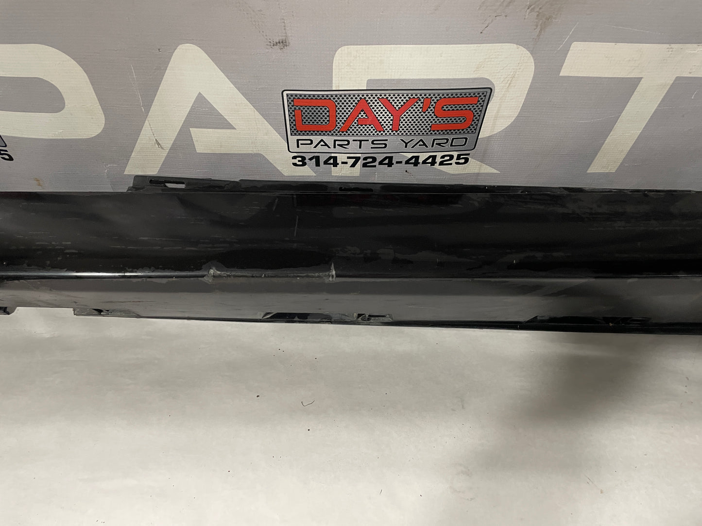 2008 Pontiac G8 GT LH Driver Rocker Molding Panel OEM - Day's Parts Yard