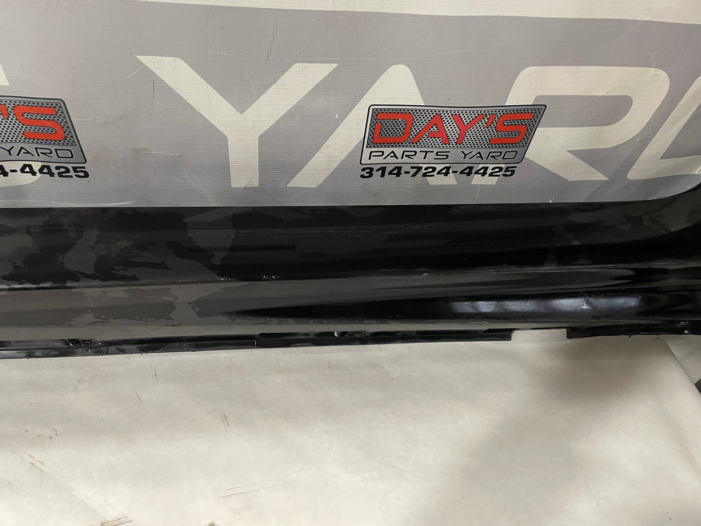 2008 Pontiac G8 GT LH Driver Rocker Molding Panel OEM - Day's Parts Yard