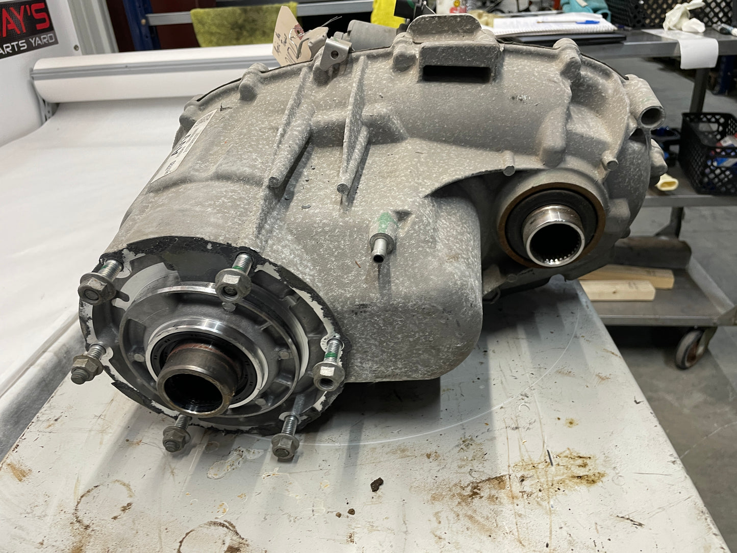 2018 Cadillac Escalade Transfer Case AVV OEM - Day's Parts Yard