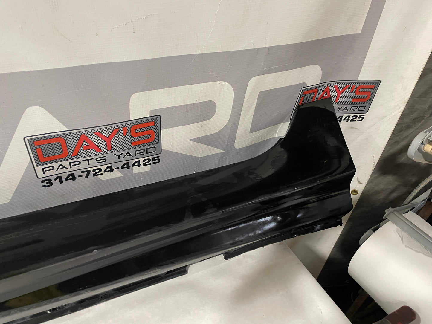 2008 Pontiac G8 GT LH Driver Rocker Molding Panel OEM - Day's Parts Yard