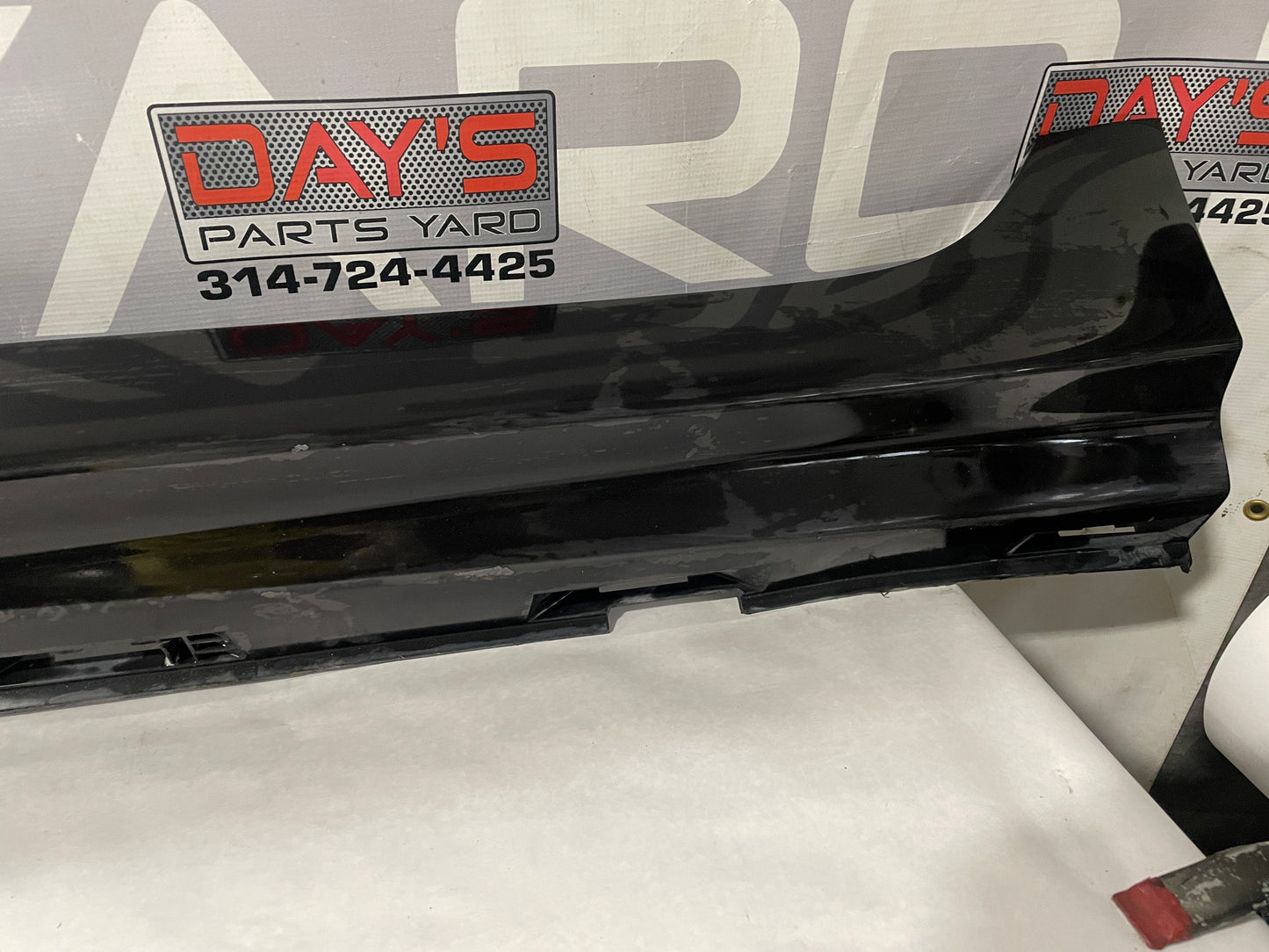2008 Pontiac G8 GT LH Driver Rocker Molding Panel OEM - Day's Parts Yard