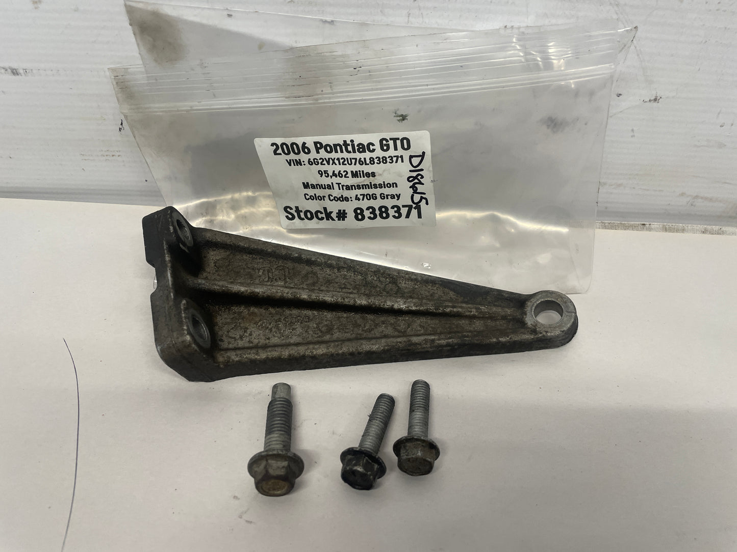 2006 Pontiac GTO Rear Alternator Bracket w/ Hardware OEM - Day's Parts Yard