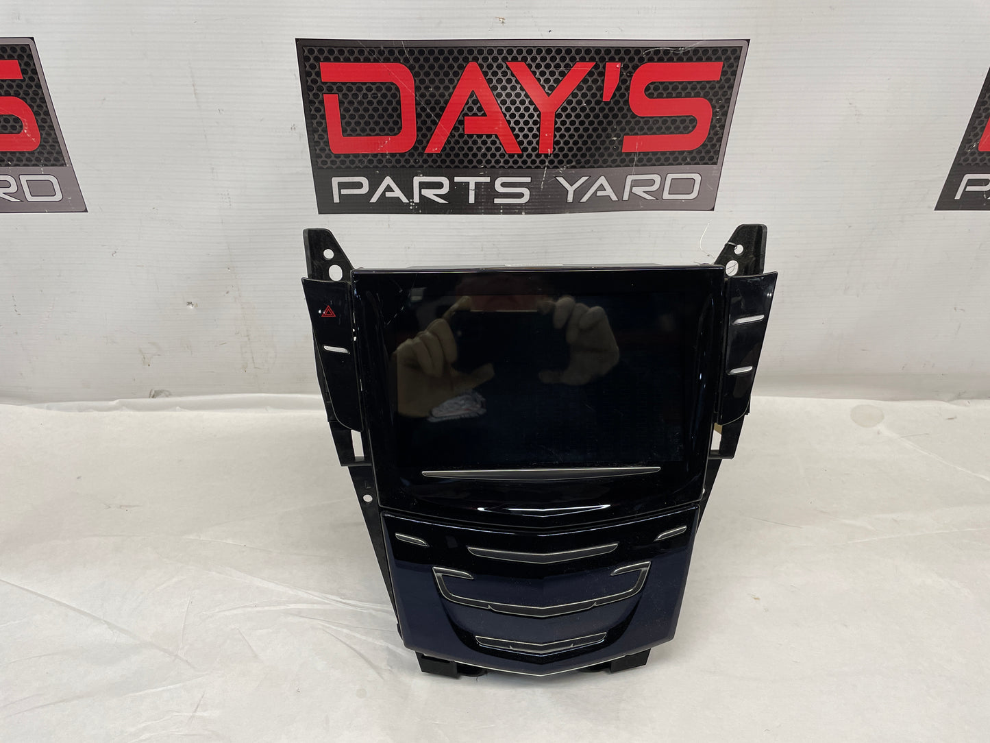 2018 Cadillac CTS-V CUE Infotainment Screen Digitizer Display OEM - Day's Parts Yard