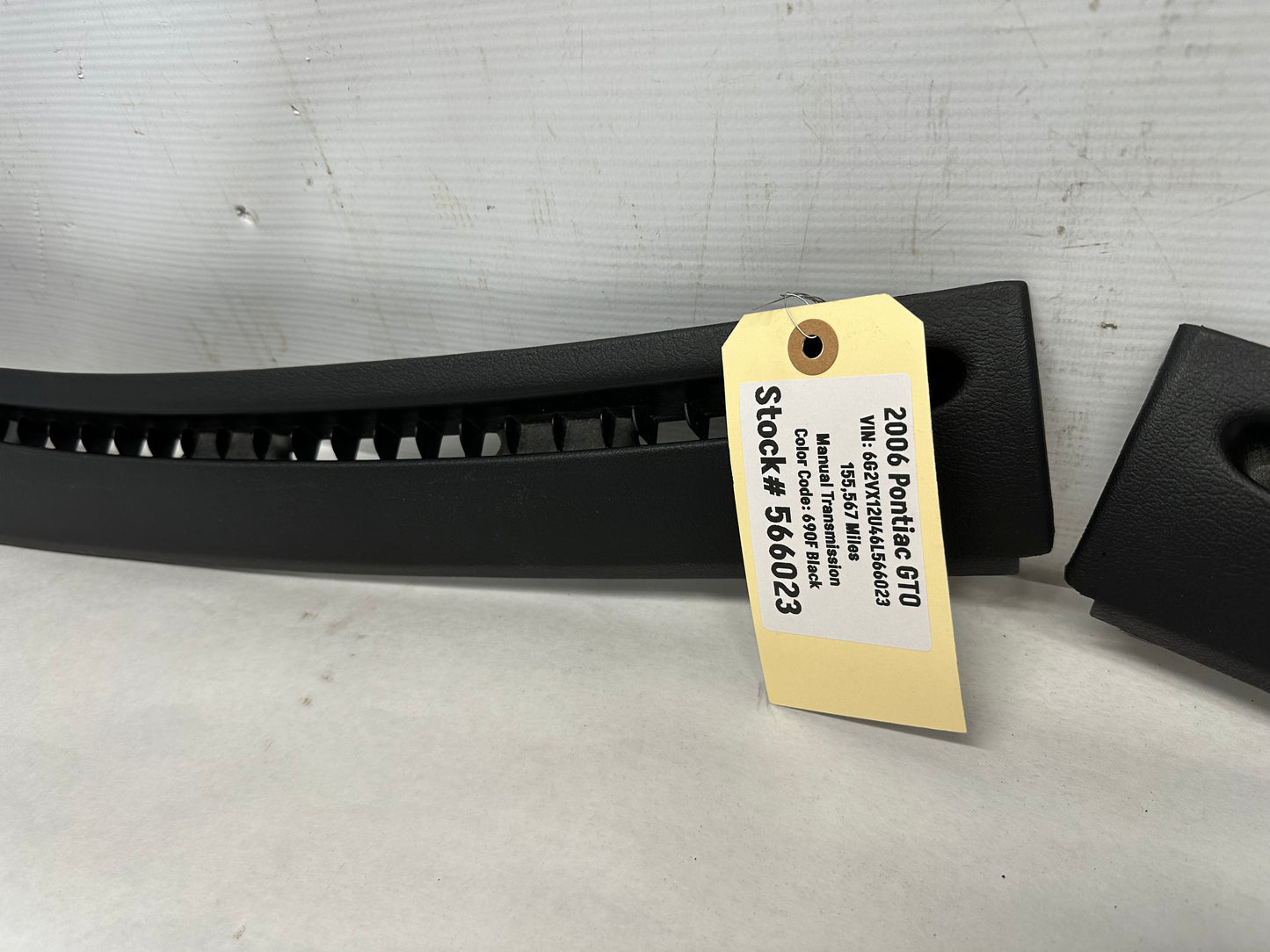 2006 Pontiac GTO Windshield Dash Cowl Defrost Panels Vent Trim Pair OEM - Day's Parts Yard
