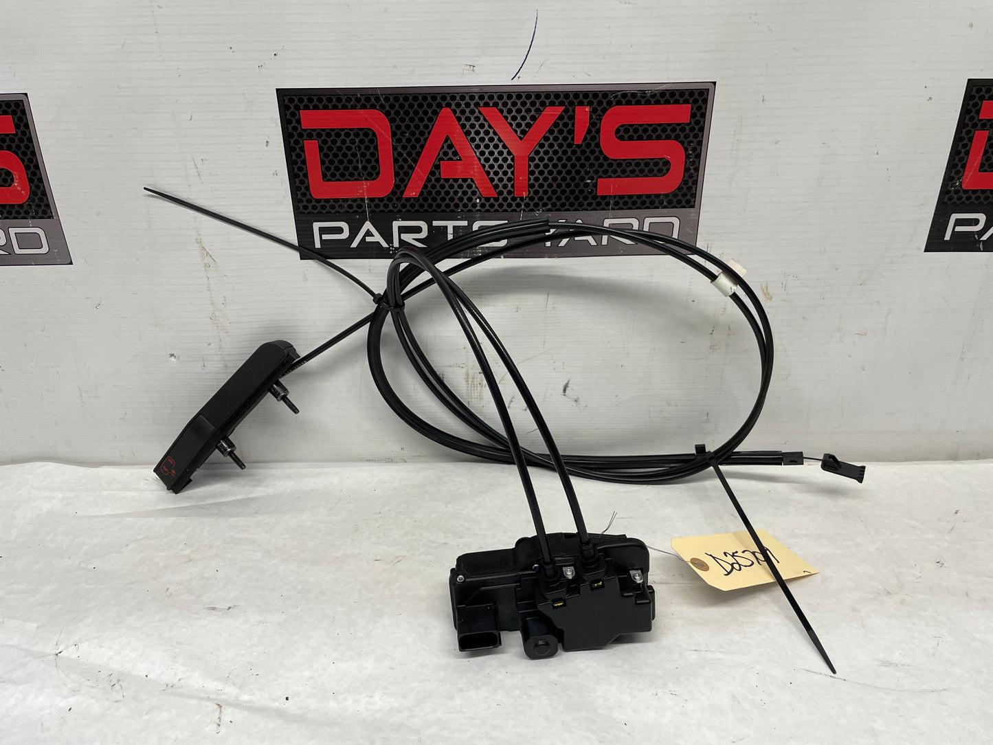 2013 Cadillac CTS-V Coupe LH Driver Door Lock Actuator OEM - Day's Parts Yard