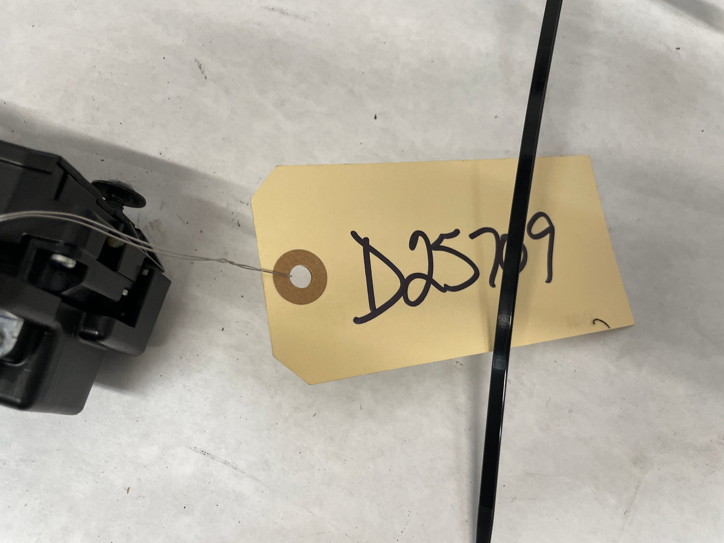 2013 Cadillac CTS-V Coupe LH Driver Door Lock Actuator OEM - Day's Parts Yard