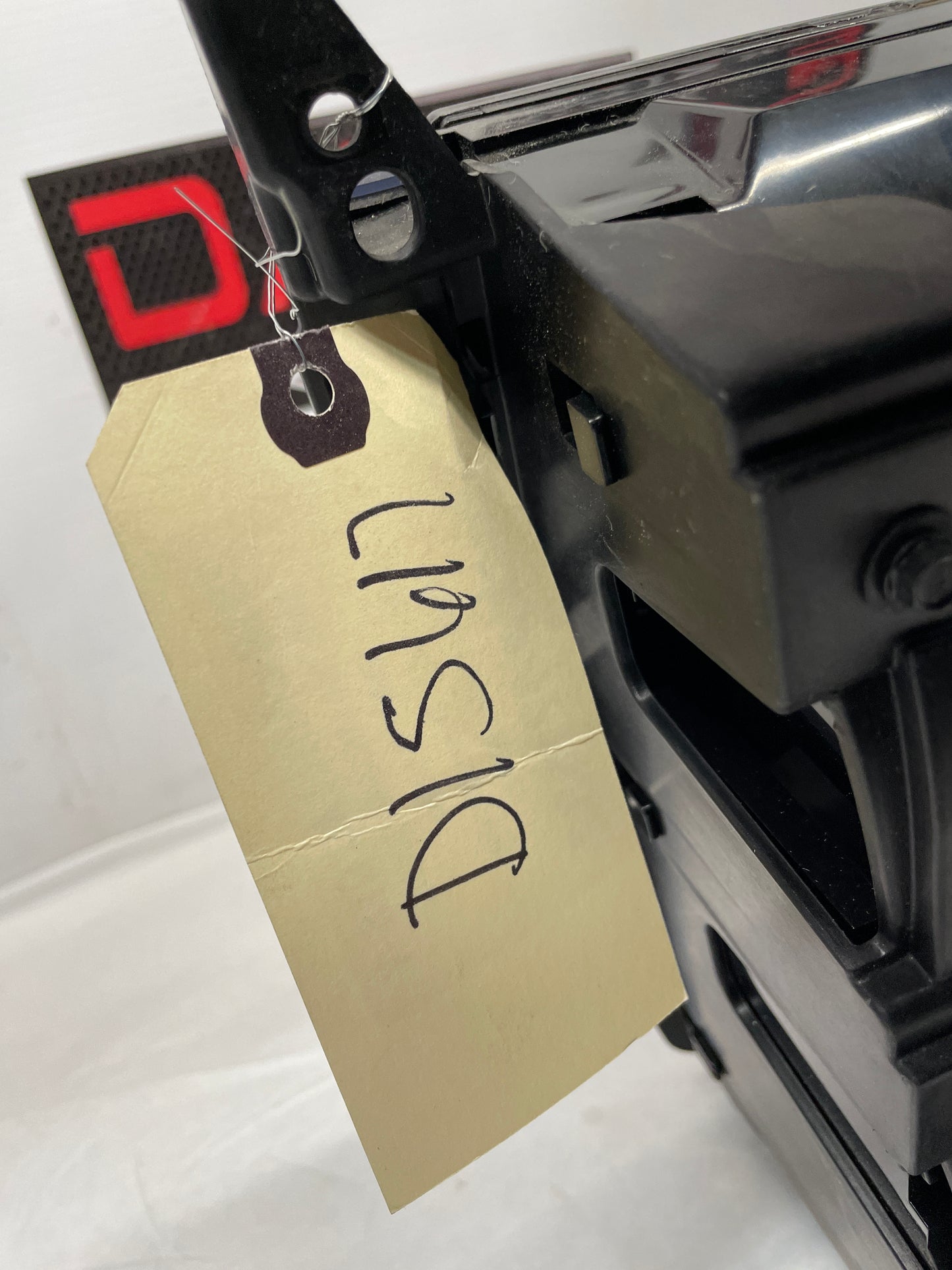 2018 Cadillac CTS-V CUE Infotainment Screen Digitizer Display OEM - Day's Parts Yard