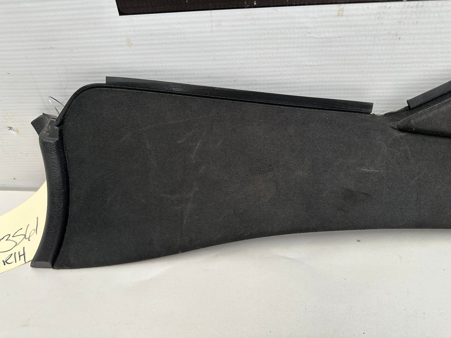 2006 Pontiac GTO RH Passenger Suede Console Trim OEM - Day's Parts Yard