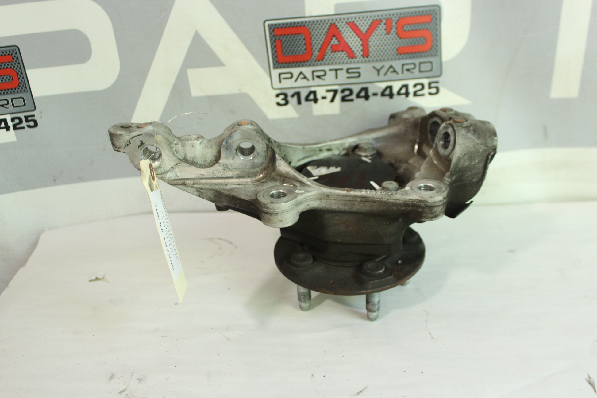 2018 Chevy Camaro ZL1 1LE RH Passenger Spindle Knuckle Hub OEM - Day's Parts Yard