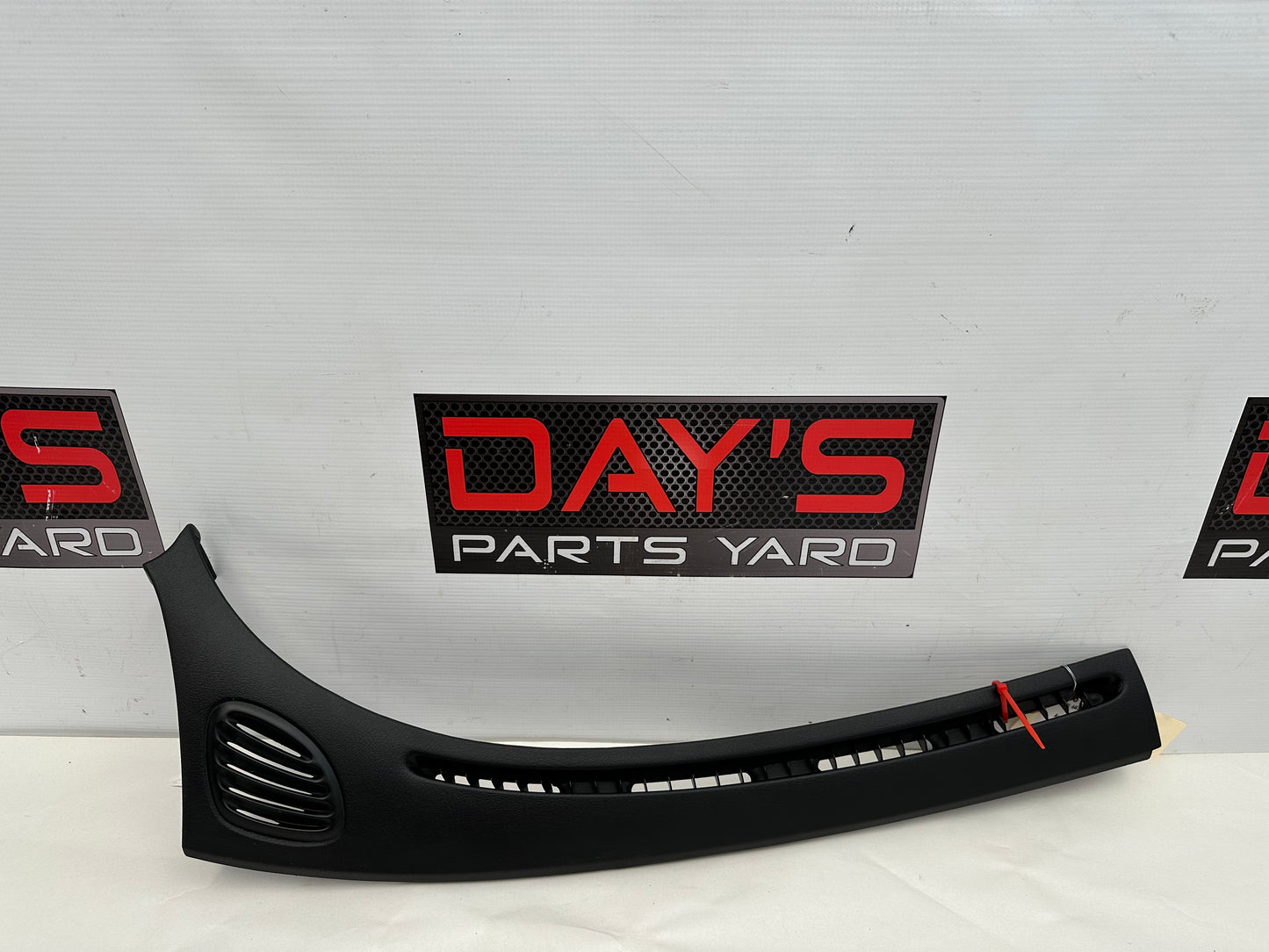 2006 Pontiac GTO RH Passenger Dash Cowl Defrost Panels Vent Trim OEM - Day's Parts Yard