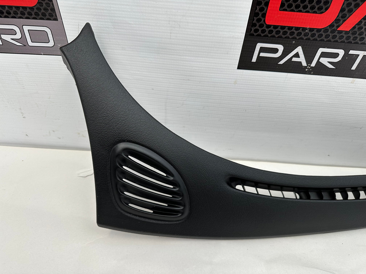 2006 Pontiac GTO RH Passenger Dash Cowl Defrost Panels Vent Trim OEM - Day's Parts Yard