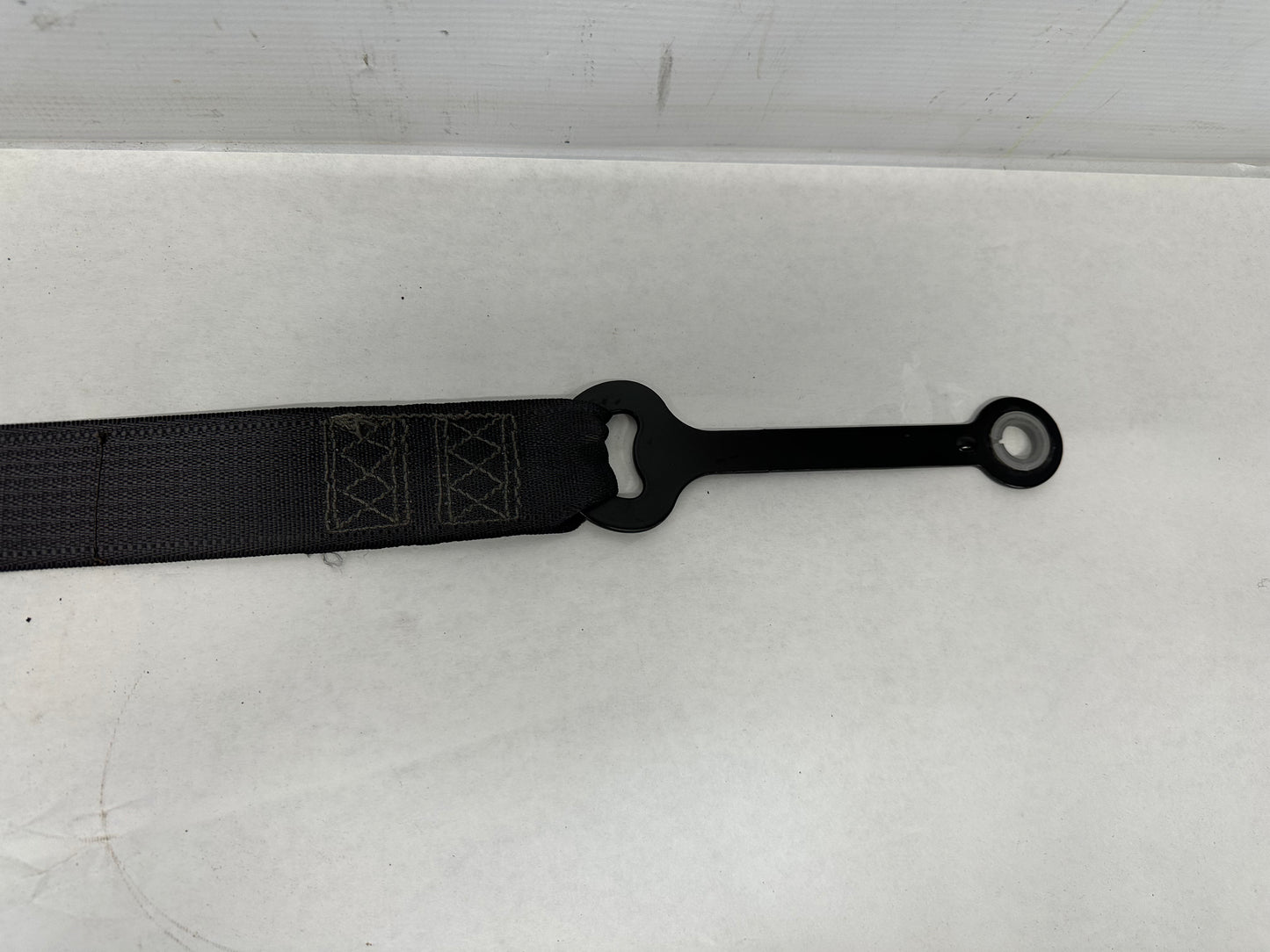 2006 Pontiac GTO RH Passenger Front Seatbelt Seat Belt Retractor OEM - Day's Parts Yard