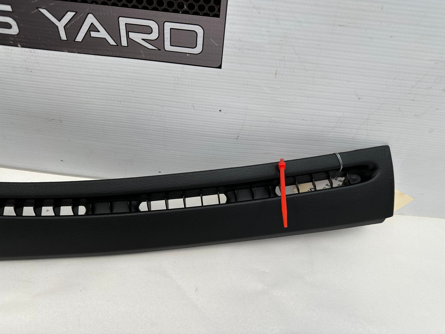 2006 Pontiac GTO RH Passenger Dash Cowl Defrost Panels Vent Trim OEM - Day's Parts Yard