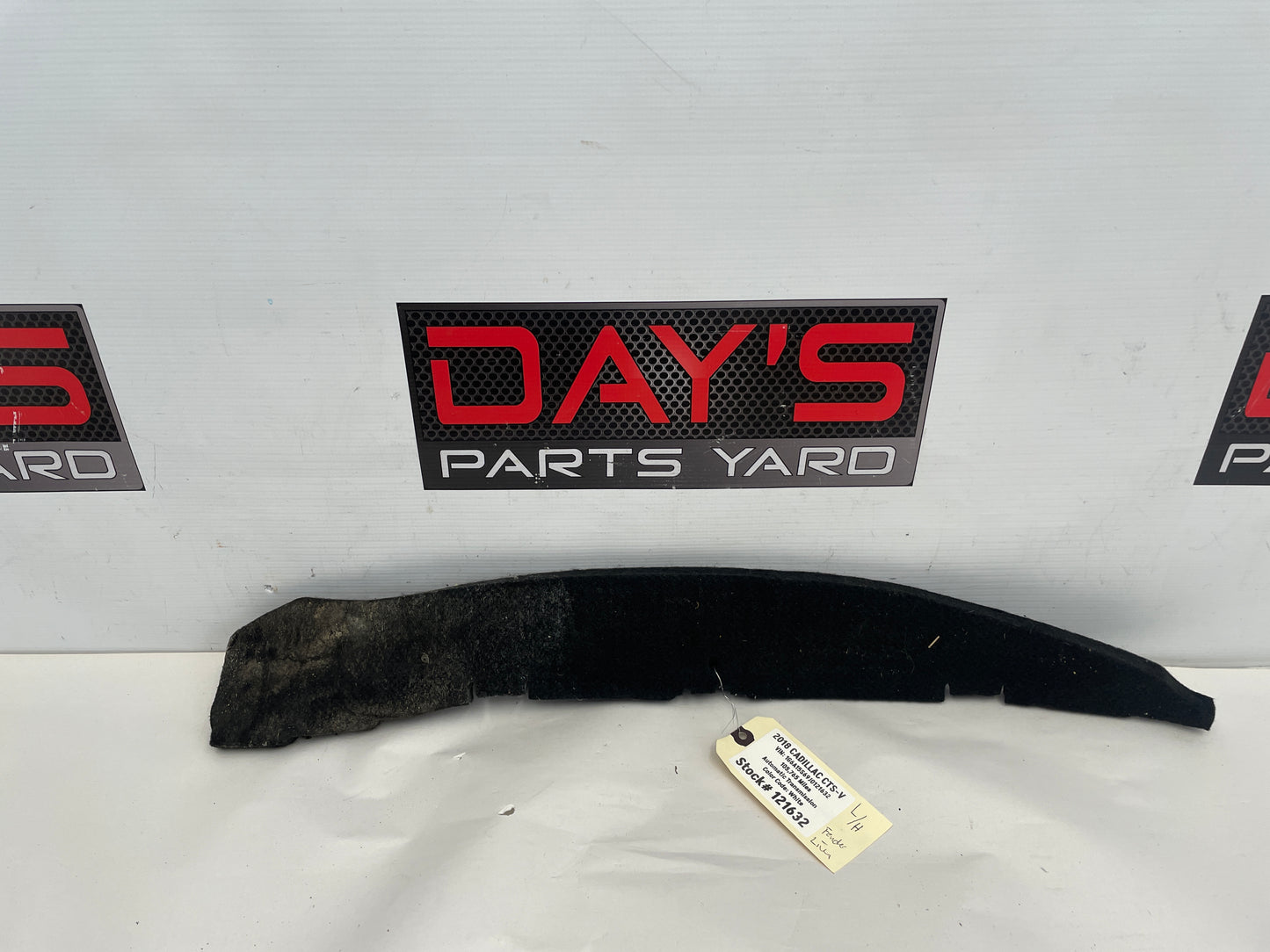 2018 Cadillac CTS-V Fender Filler Felt Liner Trim OEM - Day's Parts Yard