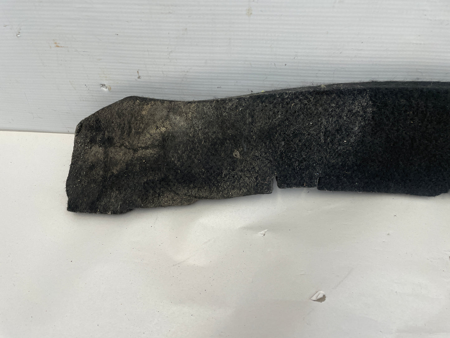 2018 Cadillac CTS-V Fender Filler Felt Liner Trim OEM - Day's Parts Yard