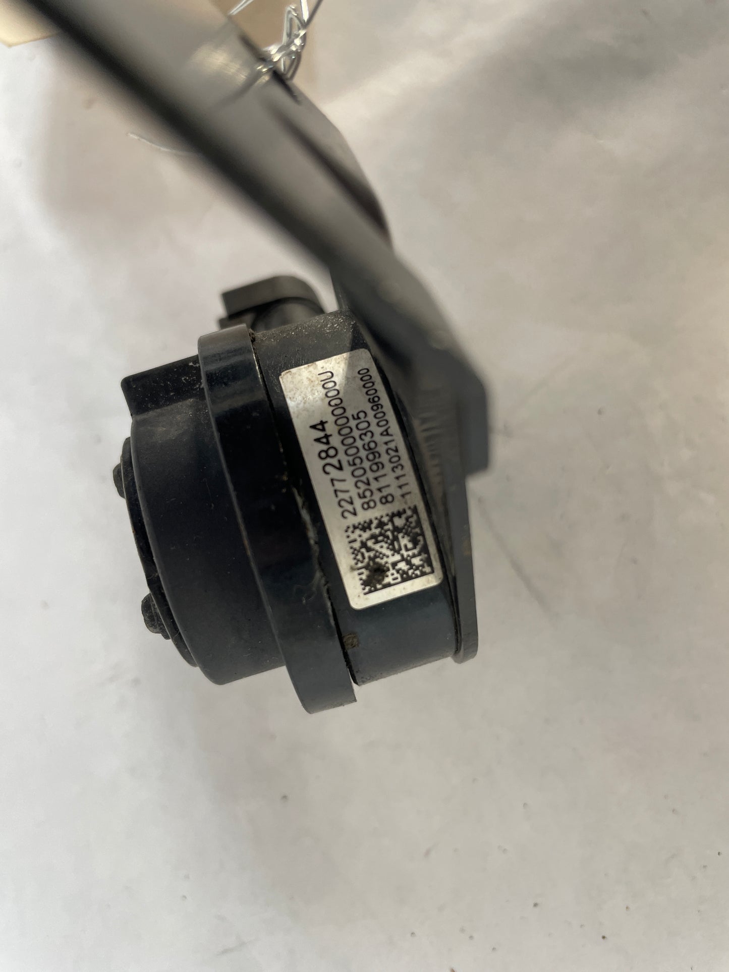 2013 Chevy Camaro ZL1 RH & LH Front Ride Height Head Lamp Light Level Sensors OEM - Day's Parts Yard