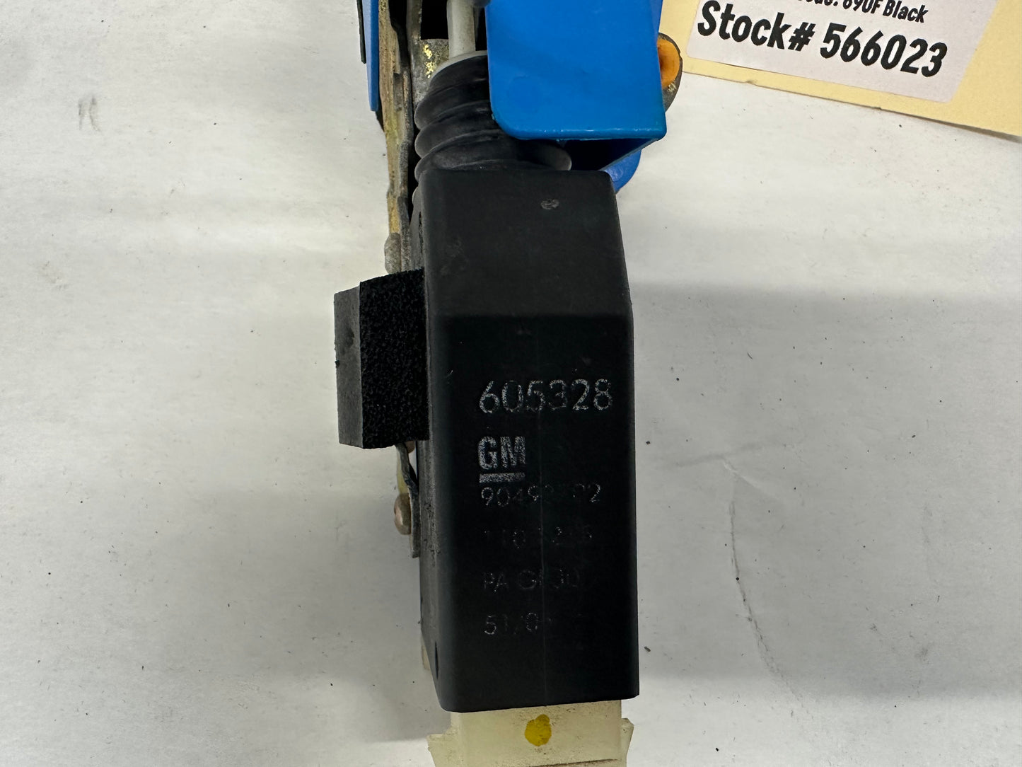 2006 Pontiac GTO LH Driver Door Lock Actuator Assembly OEM - Day's Parts Yard