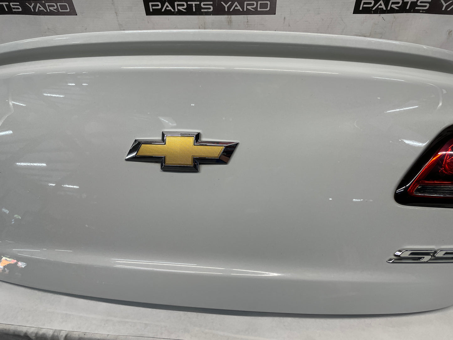2014 Chevy SS Sedan Trunk Deck Lid w/ Spoiler White OEM - Day's Parts Yard