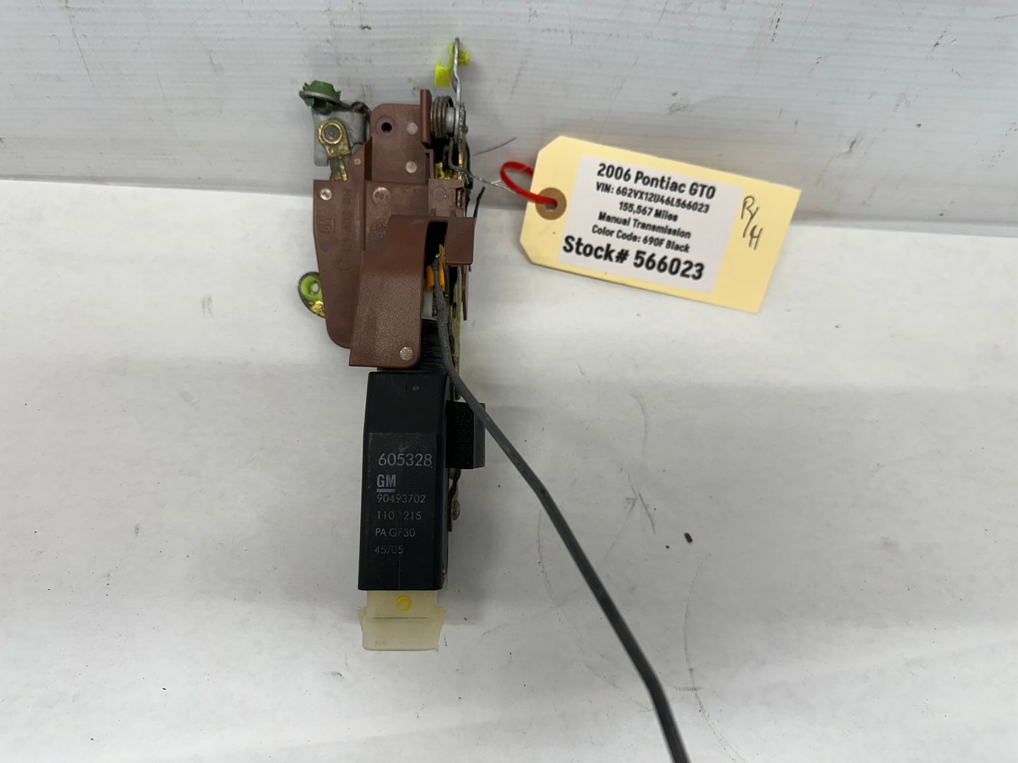 2006 Pontiac GTO RH Passenger Door Lock Actuator OEM - Day's Parts Yard