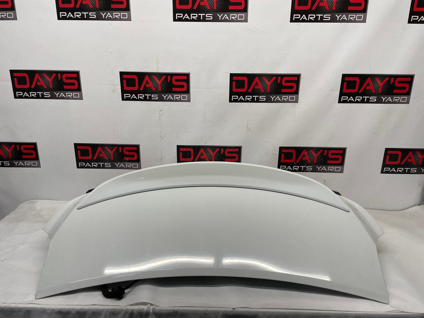 2014 Chevy SS Sedan Trunk Deck Lid w/ Spoiler White OEM - Day's Parts Yard