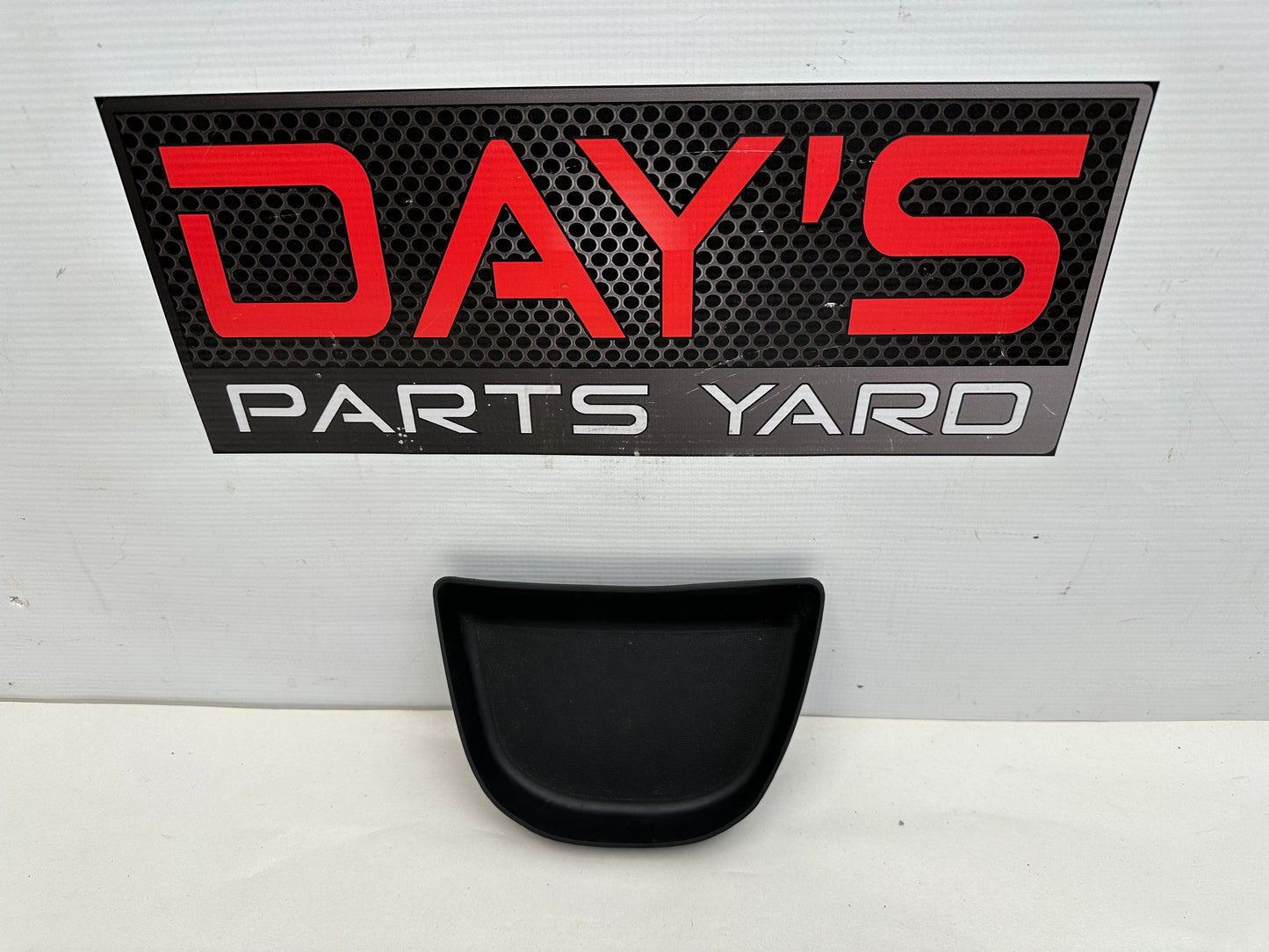 2006 Pontiac GTO Center Console Upper Top Rubber Insert 92084507 OEM - Day's Parts Yard
