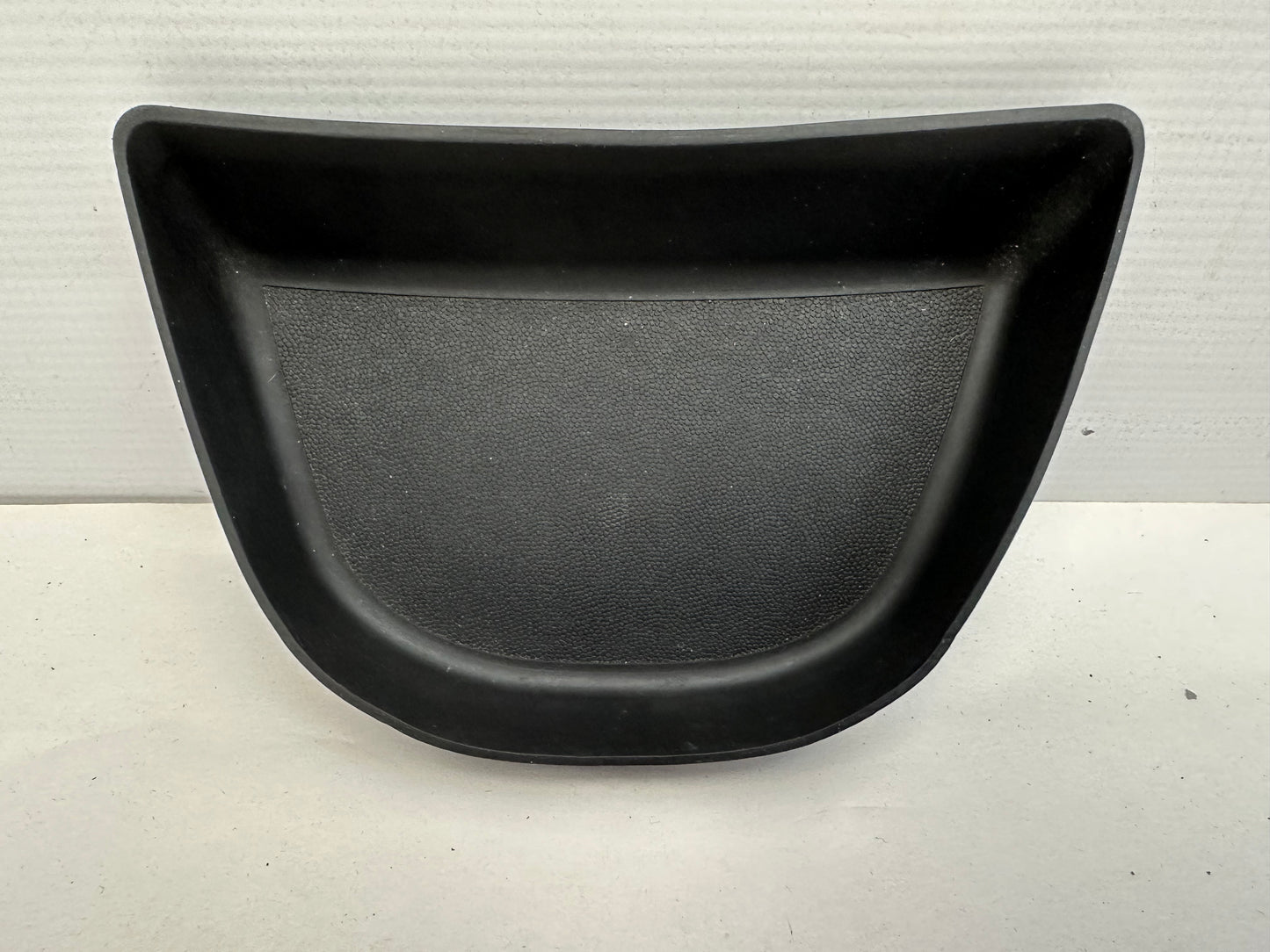 2006 Pontiac GTO Center Console Upper Top Rubber Insert 92084507 OEM - Day's Parts Yard