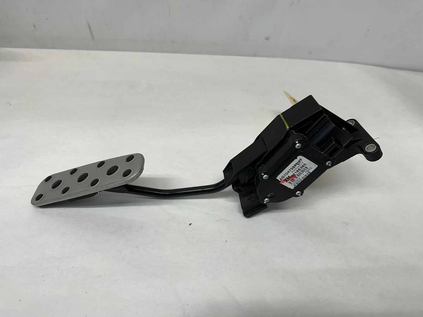 2006 Pontiac GTO Manual Pedal Set Clutch Brake Accelerator OEM - Day's Parts Yard