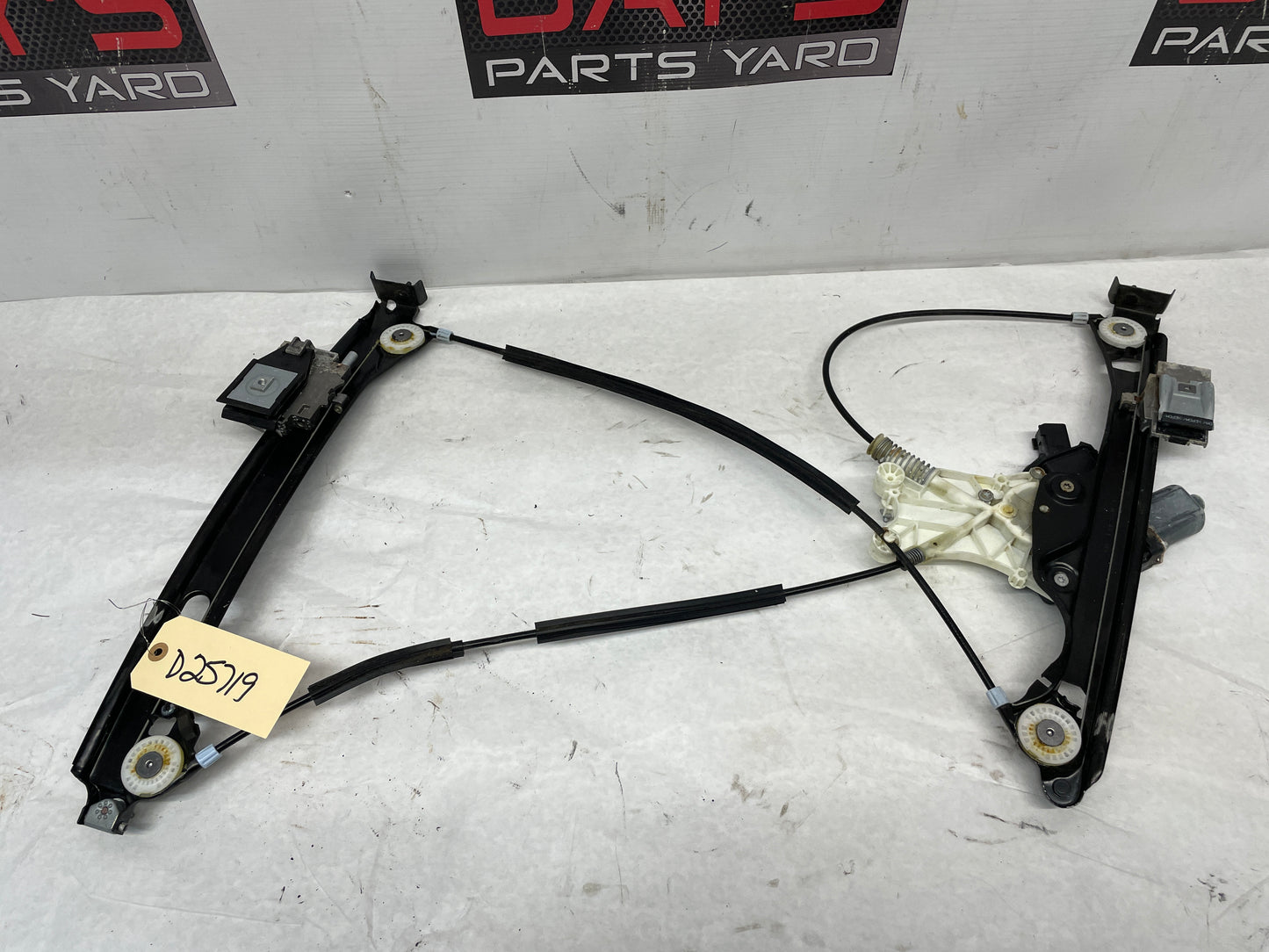 2013 Cadillac CTS-V Coupe Front LH Driver Window Regulator Motor OEM - Day's Parts Yard