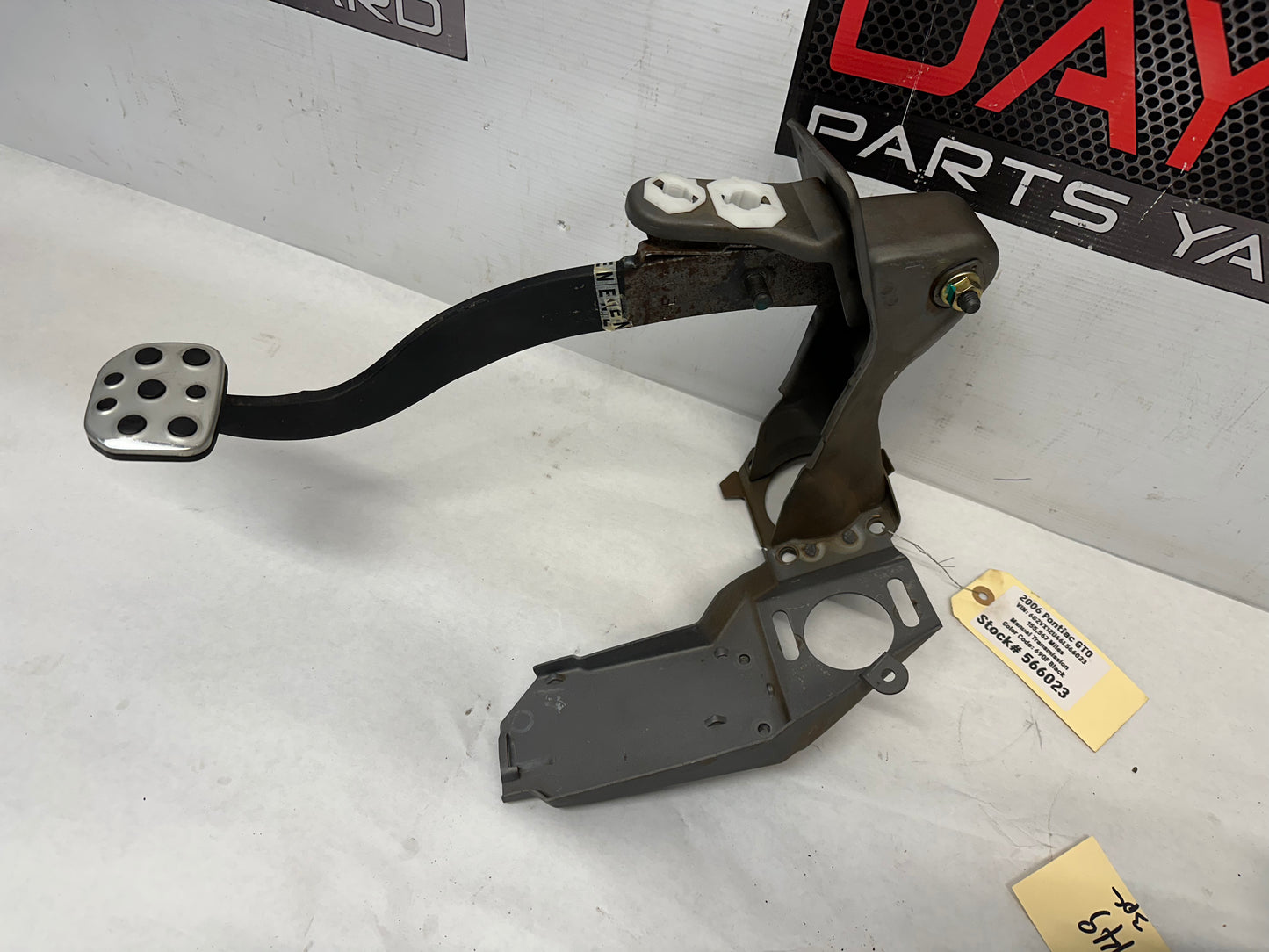 2006 Pontiac GTO Manual Pedal Set Clutch Brake Accelerator OEM - Day's Parts Yard