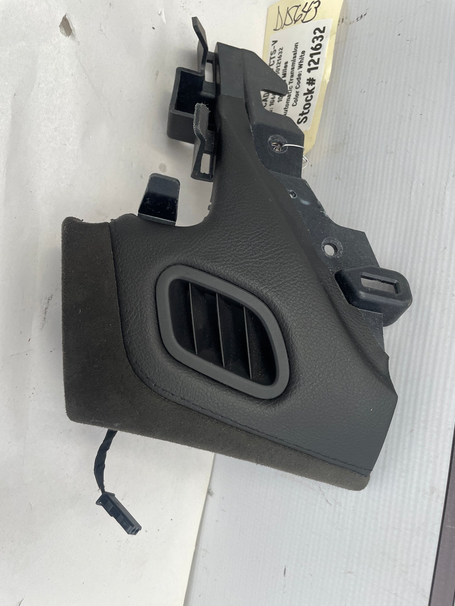 2018 Cadillac CTS-V Dash Board Vent Trim Suede OEM - Day's Parts Yard