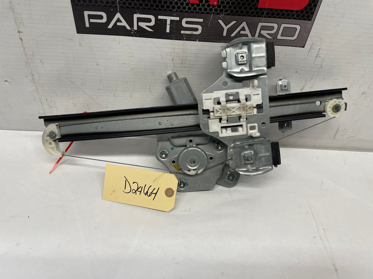 2016 Chevy SS Sedan RH Passenger Rear Window Regulator w/ Motor OEM - Day's Parts Yard