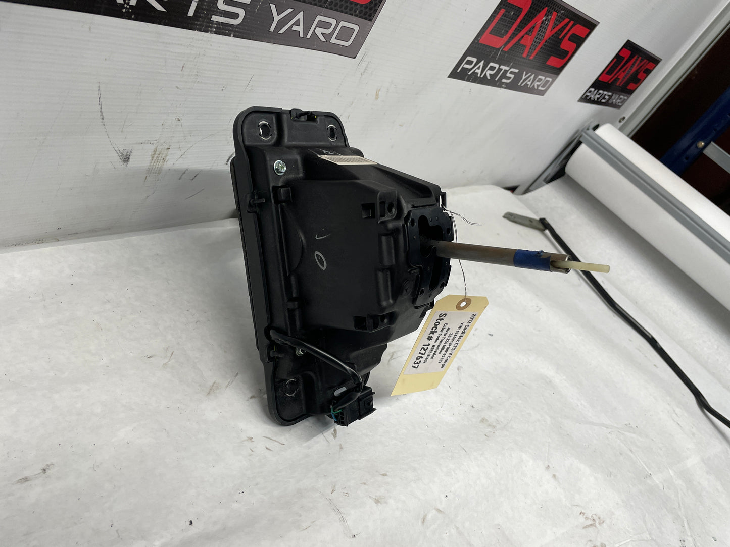 2013 Cadillac CTS-V Coupe Automatic Shifter Base OEM - Day's Parts Yard