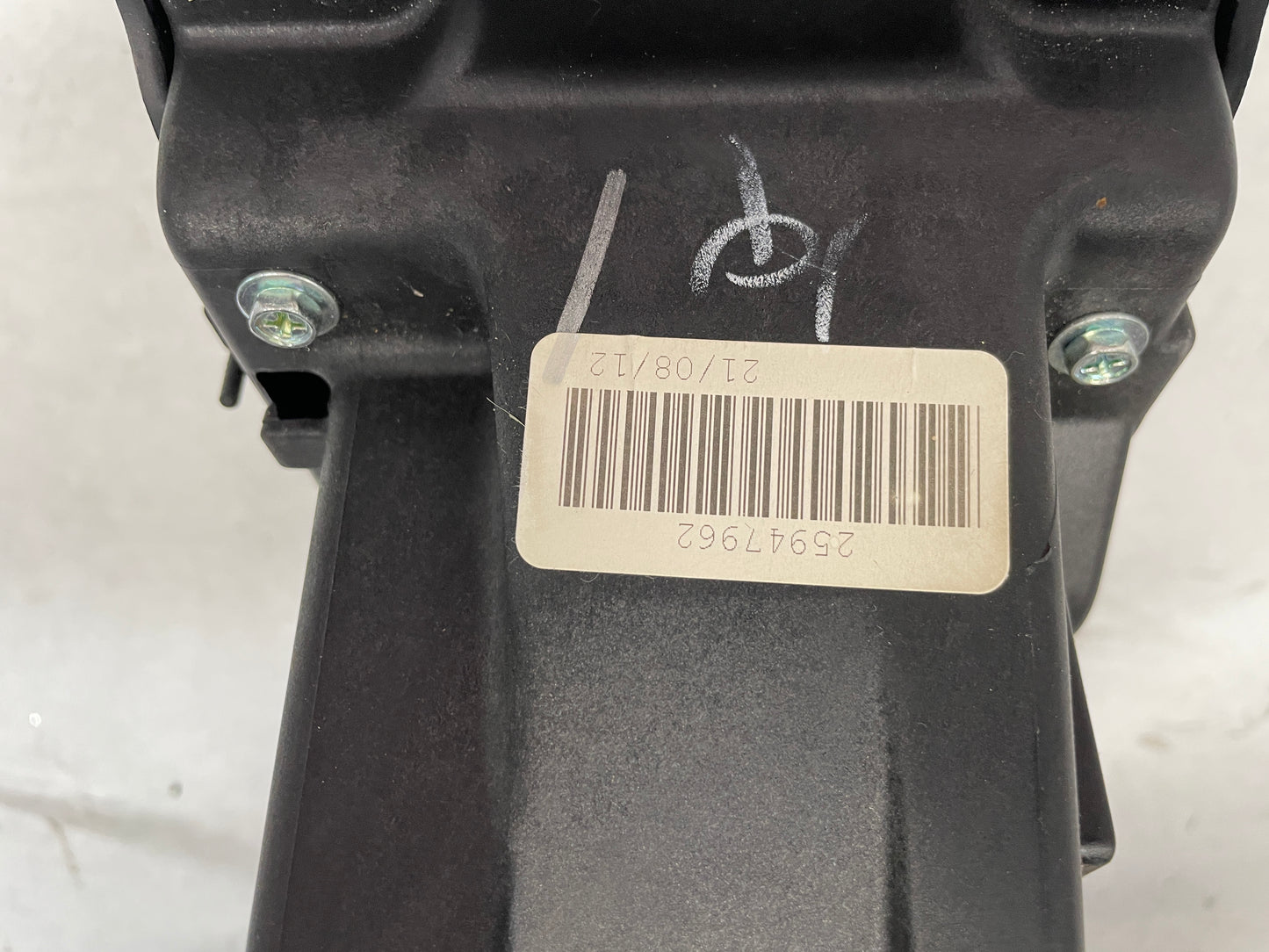 2013 Cadillac CTS-V Coupe Automatic Shifter Base OEM - Day's Parts Yard