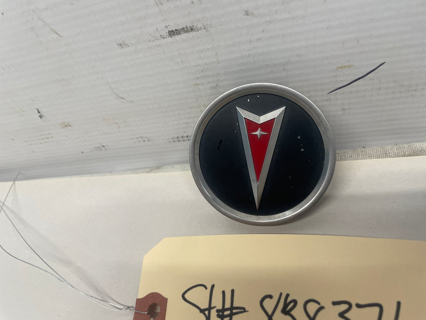 2006 Pontiac GTO Wheel Center Cap OEM - Day's Parts Yard