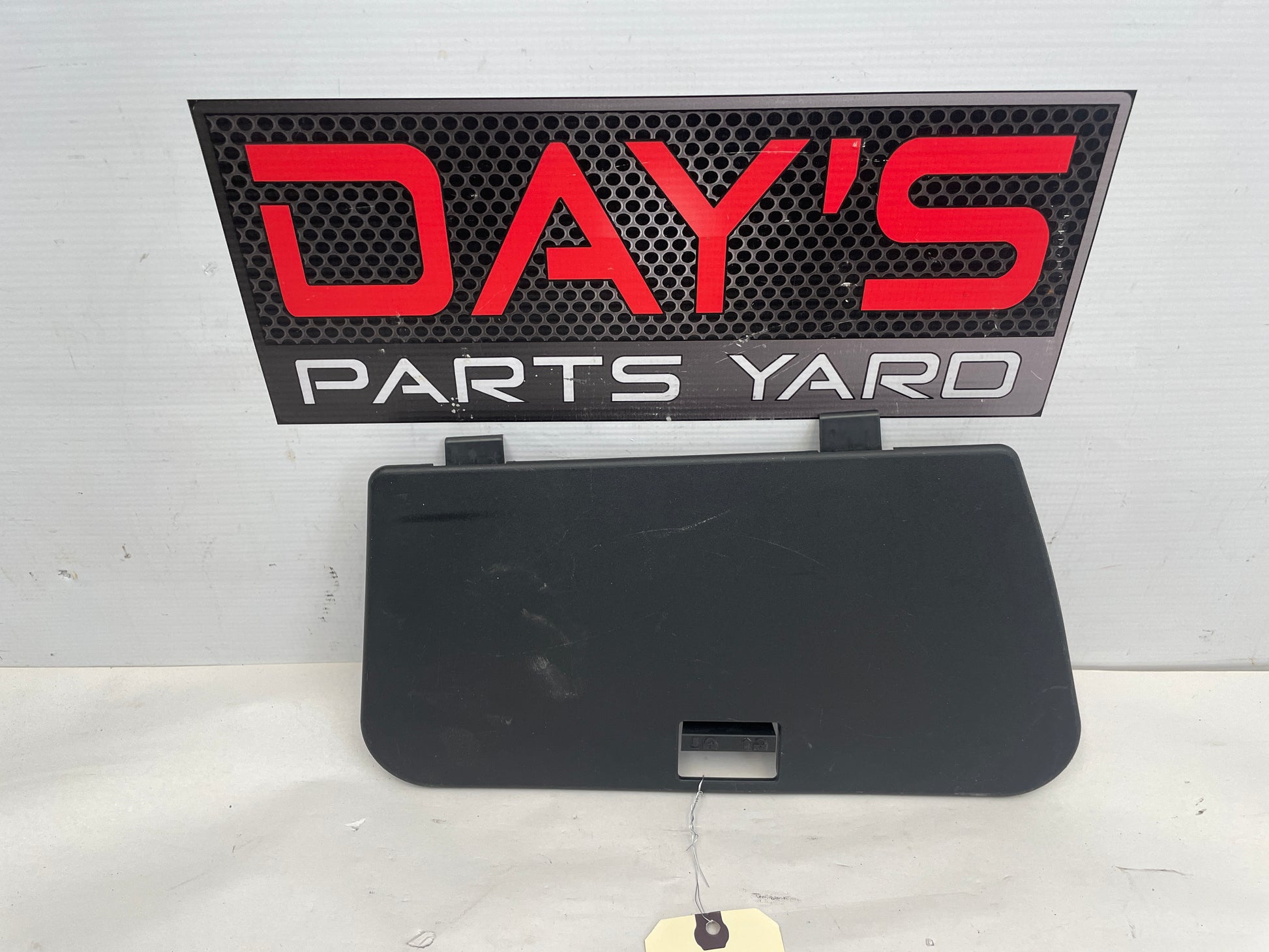 2018 Cadillac CTS-V Fuse Box Cover Panel OEM - Day's Parts Yard