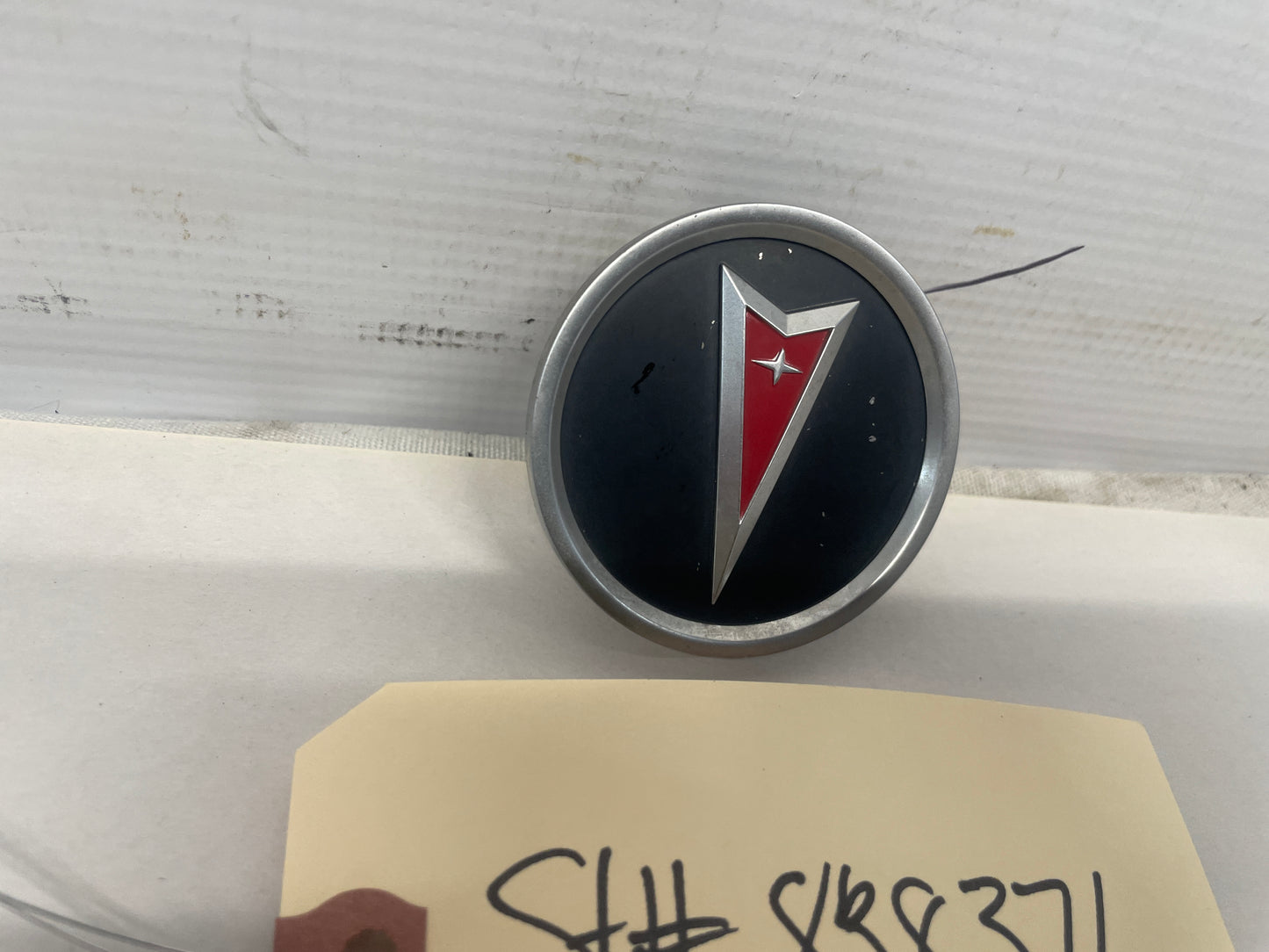 2006 Pontiac GTO Wheel Center Cap OEM - Day's Parts Yard